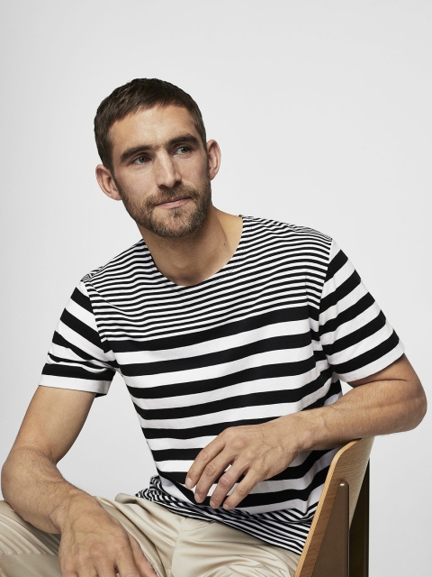 

MANGO MAN White & Black Striped Round Neck T-shirt