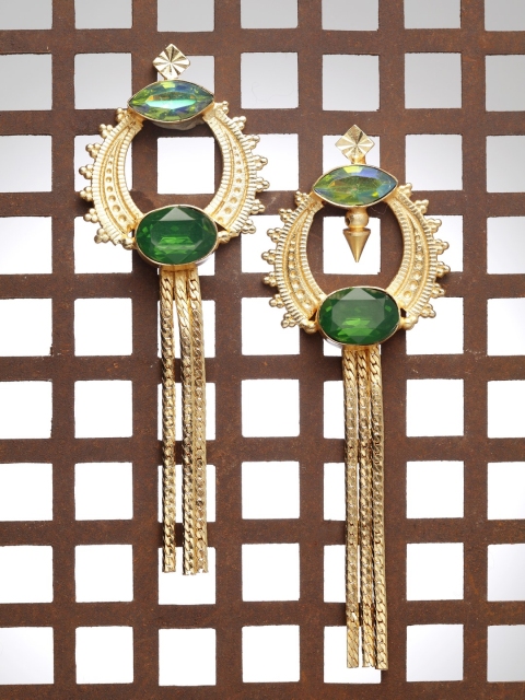 

DIVA WALK Gold-Toned Contemporary Drop Earrings
