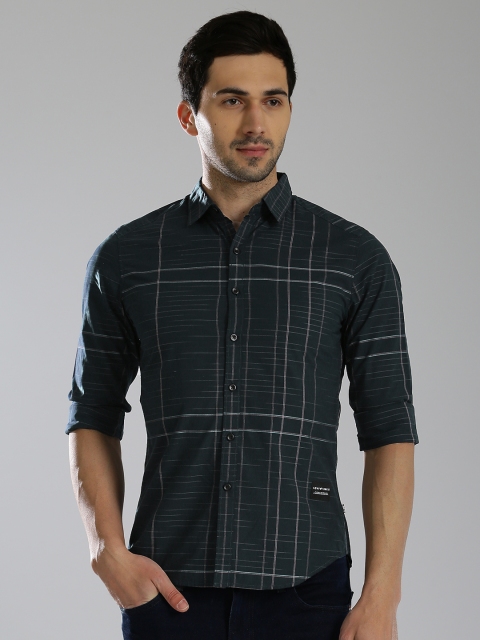 

Levis Men Navy Regular Fit Checked Casual Shirt, Navy blue