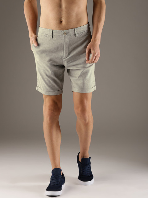 

Flying Machine Men Grey Solid Slim Fit Regular Shorts