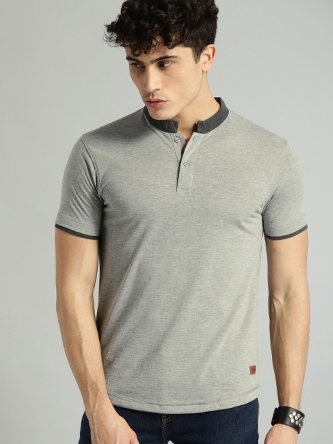 

Roadster Men Grey Solid Mandarin Collar T-shirt