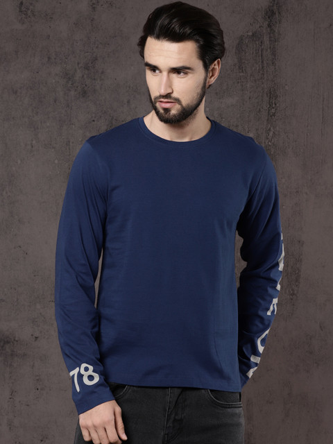 

Roadster Men Blue Round Neck T-shirt
