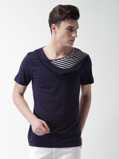 

Blue Saint Men Navy Blue Solid Round Neck T-shirt