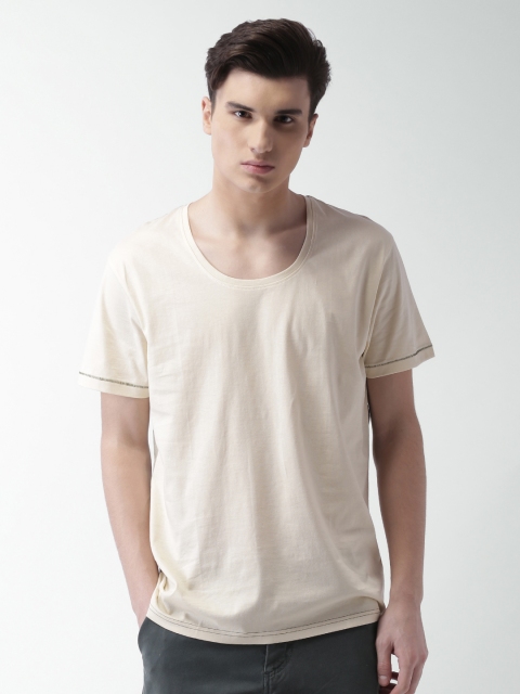 

Blue Saint Men Cream-Coloured Solid Round Neck T-shirt