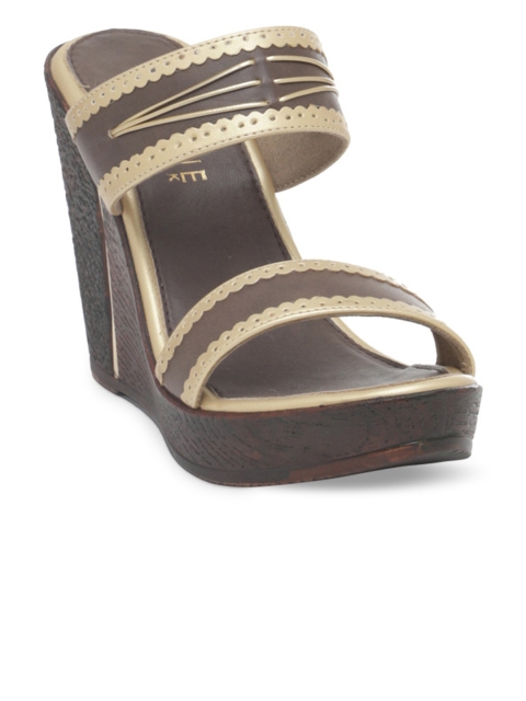 

Wet Blue Women Coffee Brown Solid Sandals