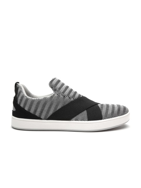 

United Colors of Benetton Men Grey & Black Sneakers