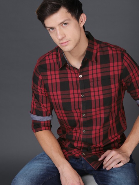 

WROGN Men Black & Red Slim Fit Checked Casual Shirt
