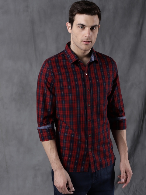 

WROGN Men Navy Blue & Red Slim Fit Checked Casual Shirt