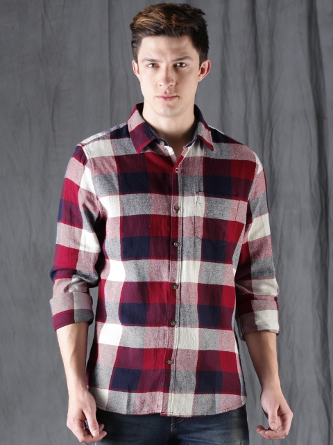 

WROGN Men Red & Navy Blue Slim Fit Checked Casual Shirt