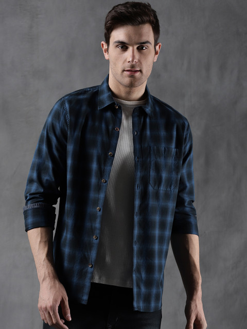 

WROGN Men Blue & Black Slim Fit Checked Casual Shirt