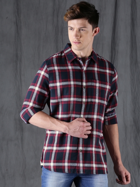 

WROGN Men Navy Blue & Red Slim Fit Checked Casual Shirt