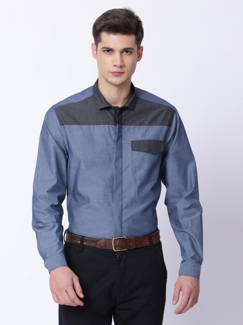 

THE BEAR HOUSE Men Blue & Charcoal Slim Fit Colour-Blocked Semiformal Shirt