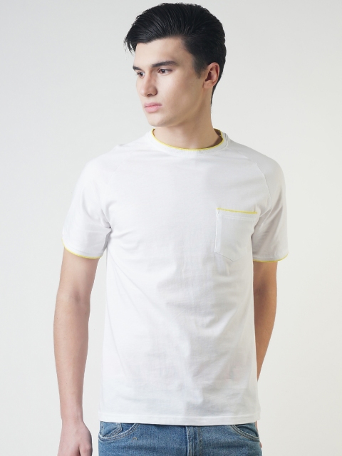 

Blue Saint Men White Solid Round Neck T-shirt