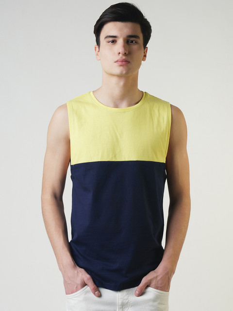 

Blue Saint Men Navy Blue Solid Round Neck T-shirt