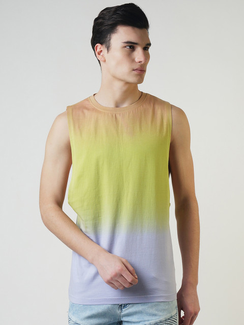 

Blue Saint Men Green Colourblocked Round Neck T-shirt