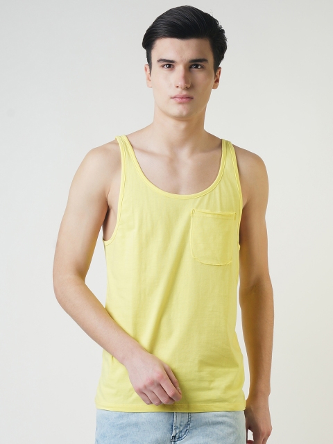 

Blue Saint Men Yellow Solid Scoop Neck T-shirt