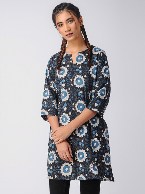 

ANAN Women Black & Navy Blue Block Printed Straight Kurta