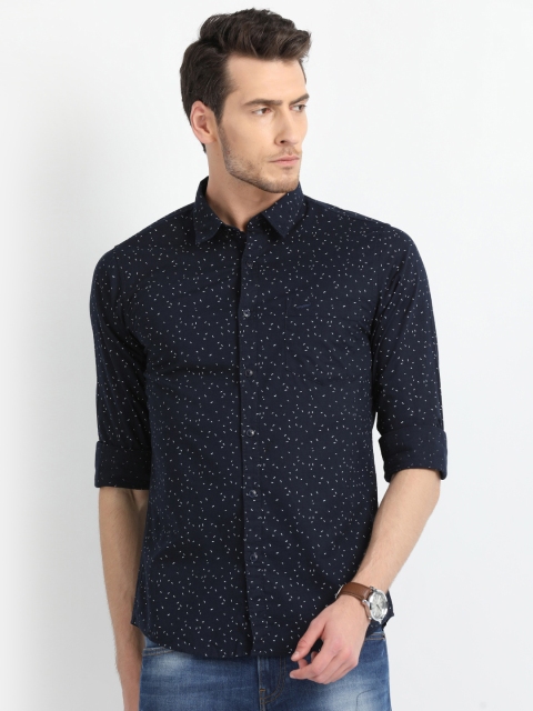 

Crocodile Men Black & White Slim Fit Printed Casual Shirt