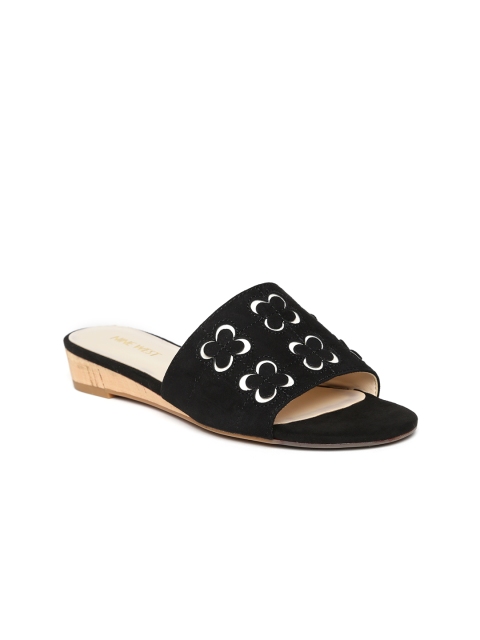

Nine West Women Black Solid Leather Open Toe Flats