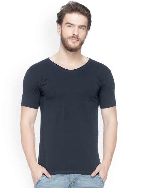 

Tinted Men Navy Blue Solid Round Neck Slim Fit T-shirt