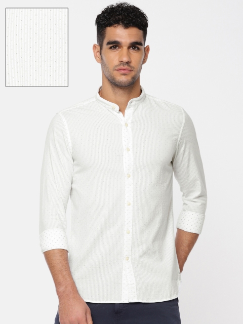 

Lee Cooper Men White Contemporary Regular Fit Printed Casual Shirt