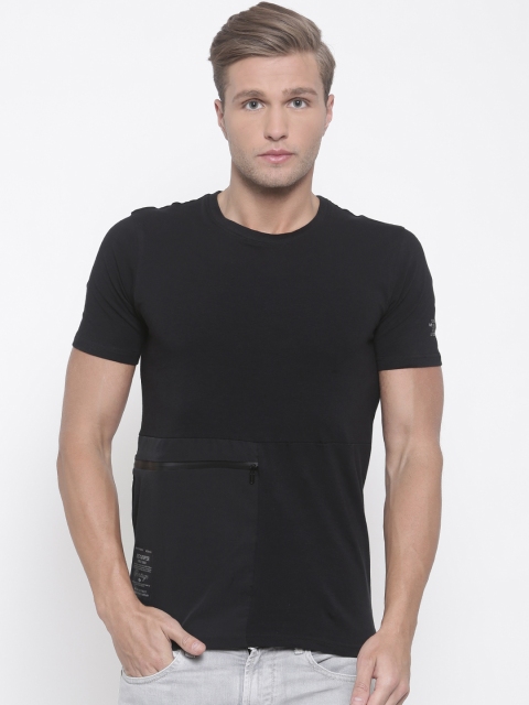 

Lee Cooper Men Black Solid Round Neck T-shirt, Na