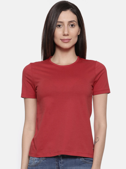 

Park Avenue Women Red Solid Round Neck T-shirt