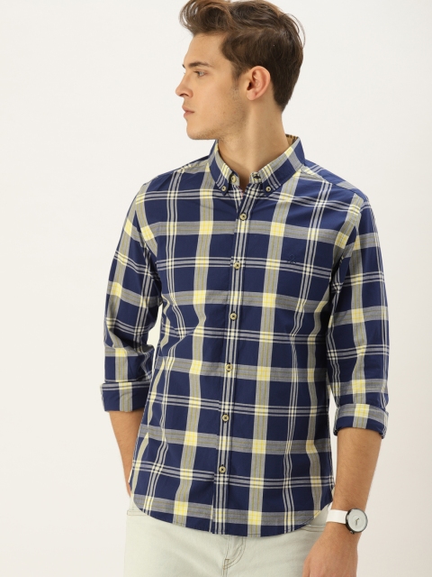 

United Colors of Benetton Men Navy Blue & White Slim Fit Checked Casual Shirt