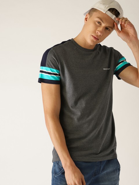 

United Colors of Benetton Men Charcoal Grey Solid Round Neck T-shirt