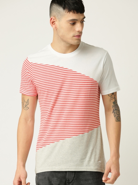 

United Colors of Benetton Men White & Red Striped Round Neck T-shirt