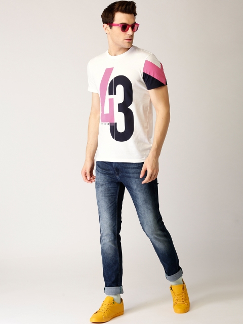 

United Colors of Benetton Men White Printed Round Neck T-shirt