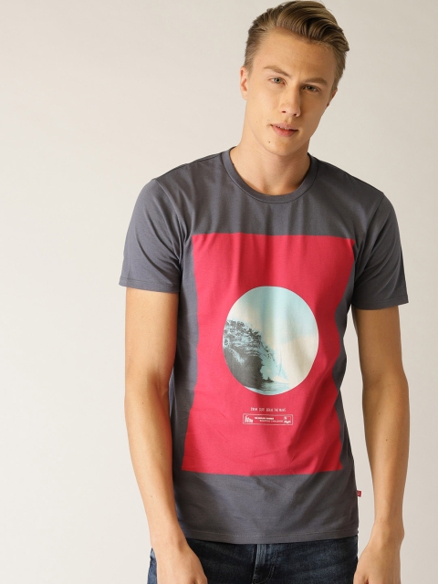 

United Colors of Benetton Men Grey & Magenta Printed Round Neck T-shirt