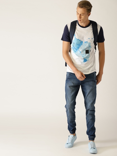 

United Colors of Benetton Men White Printed Round Neck T-shirt