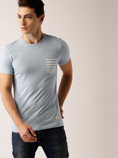 

United Colors of Benetton Men Blue Solid Round Neck T-shirt