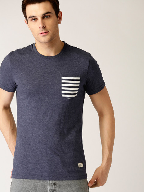 

United Colors of Benetton Men Navy Solid Round Neck T-shirt, Navy blue