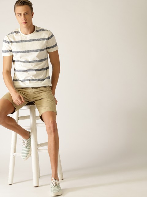 

United Colors of Benetton Men Khaki Solid Slim Fit Regular Shorts