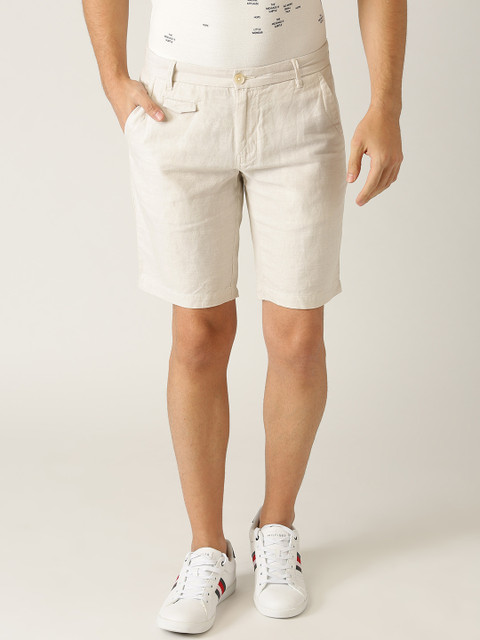 

United Colors of Benetton Men Cream-Coloured Solid Slim Fit Regular Shorts