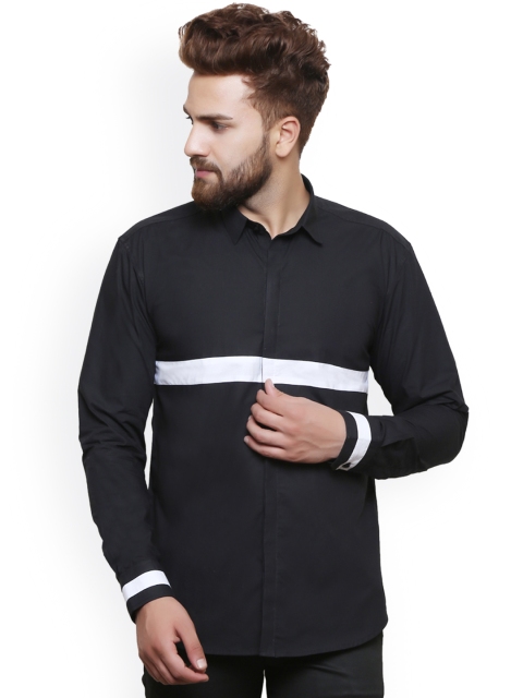 

Zotw Men Black & White Slim Fit Solid Casual Shirt