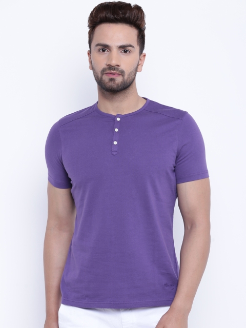 

Blackberrys Men Purple Solid Henley Neck T-shirt