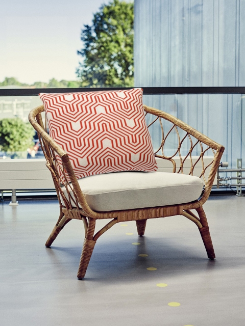 

Pluchi Red & Off-White Set of Single Solid Square Cushion Covers