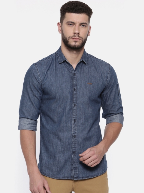 

Wrangler Men Blue Slim Fit Faded Casual Shirt