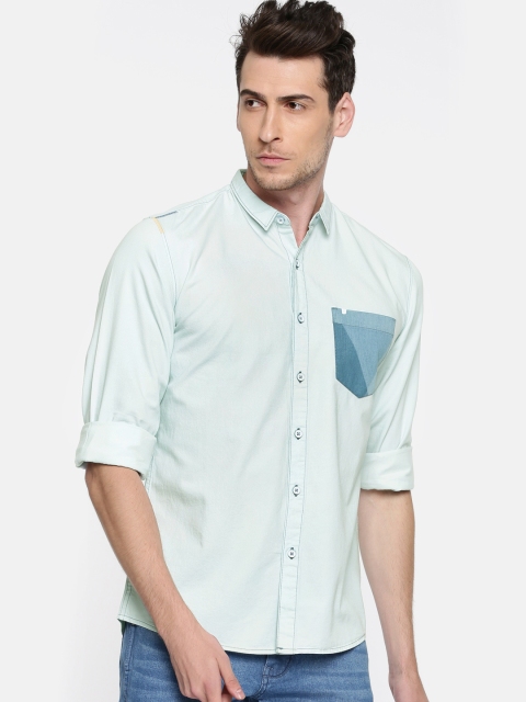 

Wrangler Men Blue Regular Fit Faded Casual Shirt