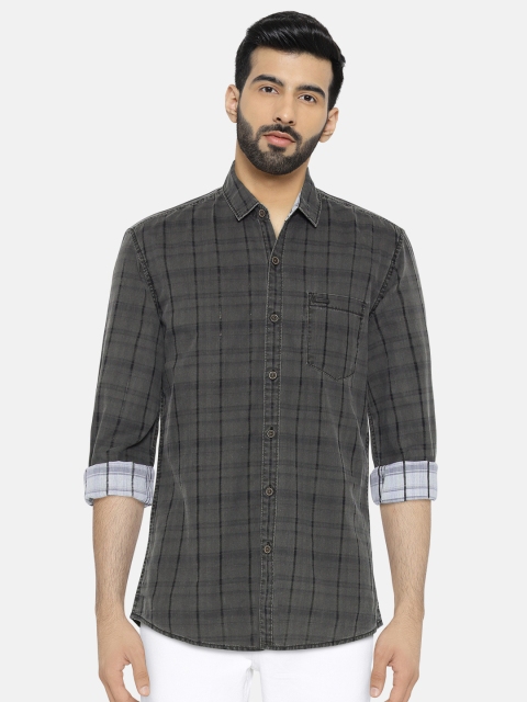 

Wrangler Men Grey Slim Fit Checked Casual Shirt
