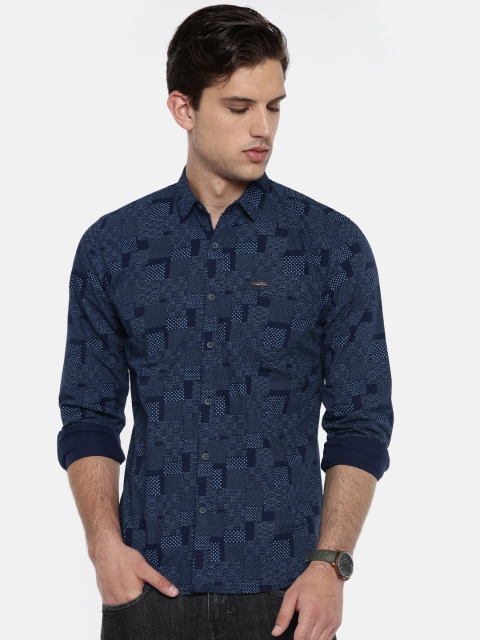 

Wrangler Men Blue Regular Fit Printed Casual Shirt