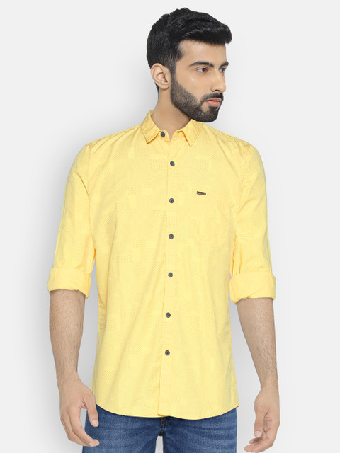 

Wrangler Men Yellow Regular Fit Printed Casual Shirt