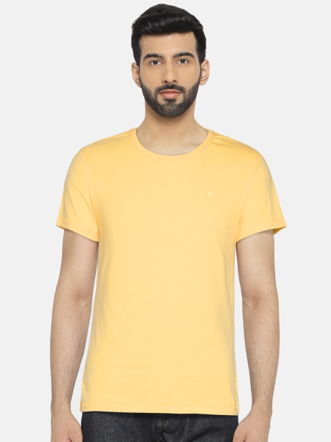 

Wrangler Men Yellow Solid Round Neck T-shirt