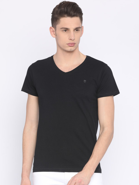 

Wrangler Men Black Solid V-Neck T-shirt