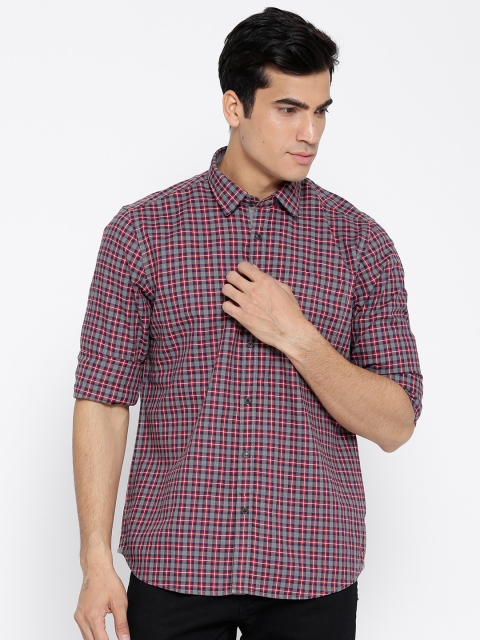 

Blackberrys Men Grey & Red Slim Fit Checked Casual Shirt