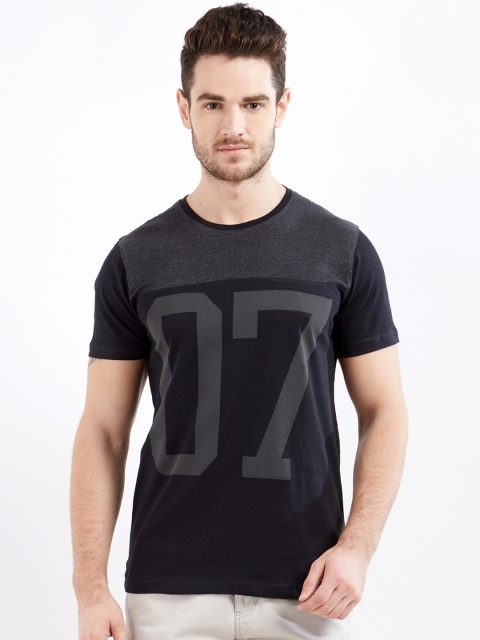 

Maniac Men Black & Charcoal Grey Printed Round Neck Slim Fit T-shirt