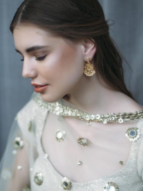 

Zariin Gold-Toned & Off-White Floral Handcrafted Jhumkas